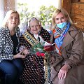 Antradienį Živilė Pinskuvienė pasveikino 90-metį &scaron;venčiančią Janiną Vaitkevičienę