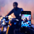 &bdquo;Nokia 8.3&ldquo; filmo apie Jamesą Bondą filmavimo aik&scaron;telėje