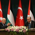 Palestinos prezidentas Mahmudas Abbasas ir Turkijos lyderis Recepas Tayyipas Erdoganas