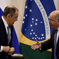 Rusijos užsienio reikalų ministras Sergejus Lavrovas ir Brazilijos kolega Mauro Vieira
