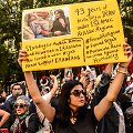 Moterys Turkijoje protestuoja prie&scaron; brutalų Irano moralės policijos elgesį