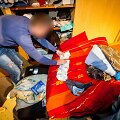 Policija atlieka kratą