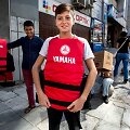 Izmire Turkijoje klesti prekyba gelbėjimosi liemenėmis ir kitomis prekėmis pabėgėliams