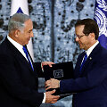 Izraelio prezidentas Isaacas Herzogas įteikė Benjaminui Netanyahu mandatą formuoti naują vyriausybę
