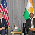 JAV valstybės sekretorius Antony Blinkenas ir Nigerio prezidentas Mohamedas Bazoumas