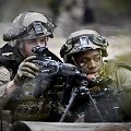 NATO pajėgų kariai