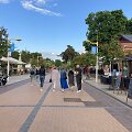 Palangoje ketvirtadienio vakarą &ndash; J.Basanavičiaus gatvėje jau zuja poilsiautojai. Savaitgalį jų laukiama dar daugiau.