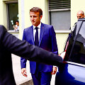 Prancūzijos prezidentas Emmanuelis Macronas aplankė sužeistus vaikus