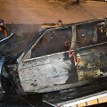 Į gatvės ap&scaron;vietimo stulpus įsirėžęs BMW užsiliepsnojo ir sudegė