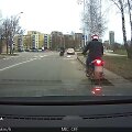 Pažeidėjas ant motociklo