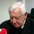 pedofilija-kaltinamas-kunigas-jantanavicius-i-zurnalistu-klausimus-atsake-tik-sypsena
