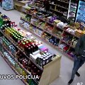 telsiuose-vyras-akiplesiskai-apvoge-alkoholiniu-gerimu-parduotuve