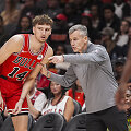 Matas Buzelis ir &bdquo;Bulls&ldquo; treneris Billy Donovanas
