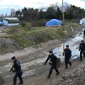 Prancūzijos pareigūnai pradėjo ardyti pabėgėlių stovyklą prie Kalė uostamiesčio