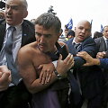 &bdquo;Air France&ldquo; viceprezidentas Xavieras Broseta, kuriam mar&scaron;kinius nudraskė įsiutę darbuotojai