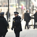 Į Londono ir Mančesterio gatves i&scaron;siųsta patruliuoti daugiau pareigūnų.