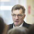 Politikai balsuoja savivaldybių tarybų ir tiesioginiuose mero rinkimuose