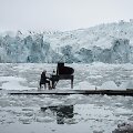 Ludovico Einaudi groja Arkties vandenyne