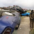 Prie Joni&scaron;kio nuo kelio nuvirto autovežis su &scaron;e&scaron;iais brangiais automobiliais
