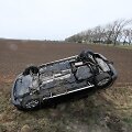 Prie Joni&scaron;kio nuo kelio nulėkė ir vertėsi dviratininko &bdquo;pabaidytas&ldquo; automobilis
