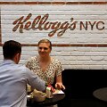 &bdquo;Kellogg&ldquo; atidarė pirmąją sausų pusryčių kavinę Niujorke