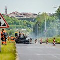 Po žiemos pertraukos į Kauno miesto gatves sugrįžo kelininkai