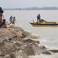 Banglade&scaron;o gyventojai ruo&scaron;iasi audrai