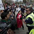 Prie&scaron; Erdogano politiką protestuojantys asmenys Va&scaron;ingtone susirėmė su ją palaikančiais 