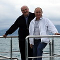 Antrąją susitikimo dieną V.Putinas su A.Luka&scaron;enka plaukiojo laivu