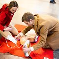 Valentino dieną Vilniaus ir Kauno oro uostuose kvietė i&scaron;mokti naudotis automatiniais defibriliatoriais