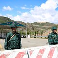 Azerbaidžiano kariai prie pasienio punkto Lačino koridoriuje