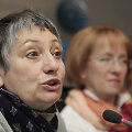 Liudmila Ulickaja (kairėje)