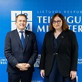 Ewelina Dobrawolska su Airijos atstovu