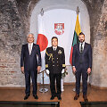 Japonijos amb. T.Okazaki, Japonijos gynybos ata&scaron;ė jūrų kpt. E.Nakaoka ir viceministras M.Abukevičius 