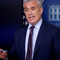 JAV prezidentas Joe Bidenas penktadienį Jeffą Zientsą paskyrė naujuoju Baltųjų rūmų administracijos vadovu