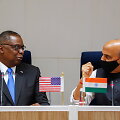 Pentagono vadovas Lloydas Austinas ir Indijos gynybos ministras Rajnathas Singhas