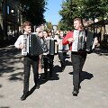 &Scaron;iaulius gimtadienio rytą pažadino akordeono garsai