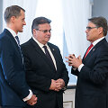 Žygimantas Vaičiūnas, Linas Linkevičius, Rickas Perry