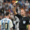 Mateu Lahozas geltona kortele nubaudė ir Lionelį Messi