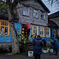 Darbėnų gyventojai i&scaron;kvietė apleistą pastatą ir taip atkreipė dėmesį į nykstančią medinę architektūroje.