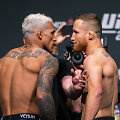 Charlesas Oliveira (kairėje) ir Justinas Gaethje (de&scaron;inėje)