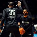 Kyrie Irvingas ir Kevinas Durantas