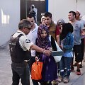 Kitos ES &scaron;alys vangiai priima pabėgėlius i&scaron; Graikijos ir Italijos, nors tai padaryti yra įsipareigojusios