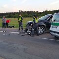 Policininkai sprunkančiam motociklininkui barikadą pastatė i&scaron; niekuo dėto &bdquo;Volvo&ldquo;