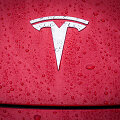 Lietuvos kelių policijos tarnybai perduotas automobilis TESLA