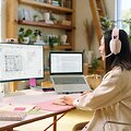 "Zone Vibe" ausinės bei "Brio 500 LIFE Prof Rose" kamera
