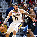 Jonas Valančiūnas ir Kawhi Leonardas