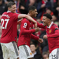 Marcusas Rashfordas (viduryje) džiaugiasi antruoju savo įvarčiu.