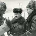 Antanas Sniečkus su 16-osios lietuvi&scaron;kosios divizijos karine vadovybe, 1945 m.