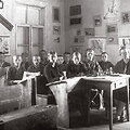 Antroje eilėje pirmas i&scaron; kairės Stasys Mik&scaron;ta. 1930 m. gegužės 27 d. I&scaron; S.Mik&scaron;tos albumo